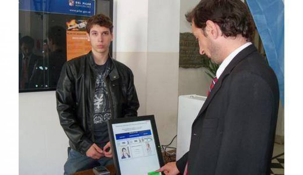 Todo listo para el debut en Pilar del voto electr�nico