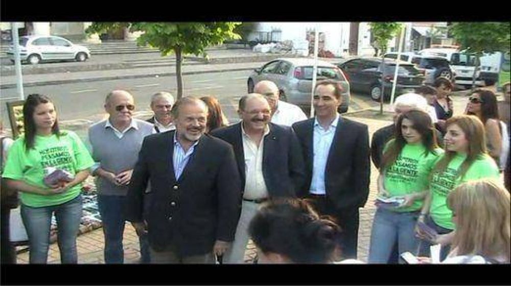 Amadeo y Graciela Cama�o acompa�aron a Bruno