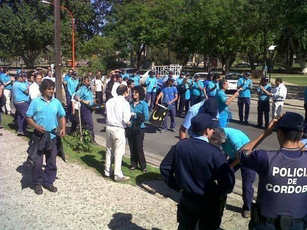 Carlos Paz: Estruendos anuncian el inicio del Plan de Lucha de la Coopi