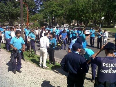 Carlos Paz: Estruendos anuncian el inicio del Plan de Lucha de la Coopi