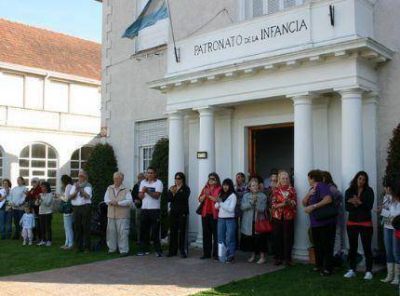 Abrazo solidario al Patronato de la Infancia para evitar su cierre en Mar del Plata