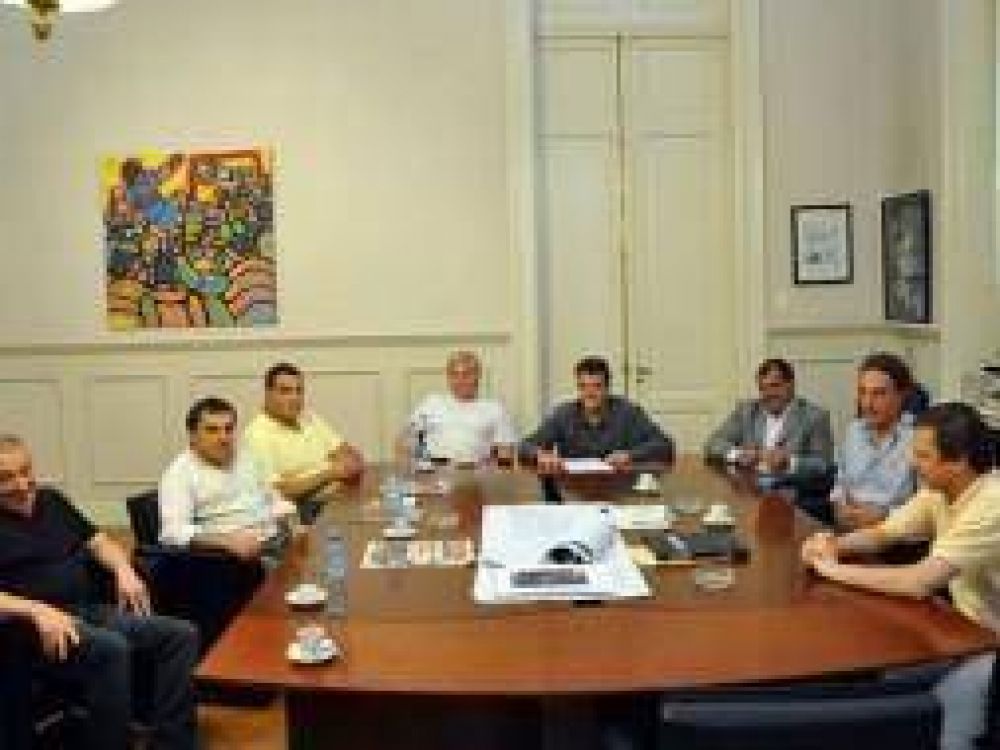 Tigre: Colectivos y lanchas gratuitas para ir a votar
