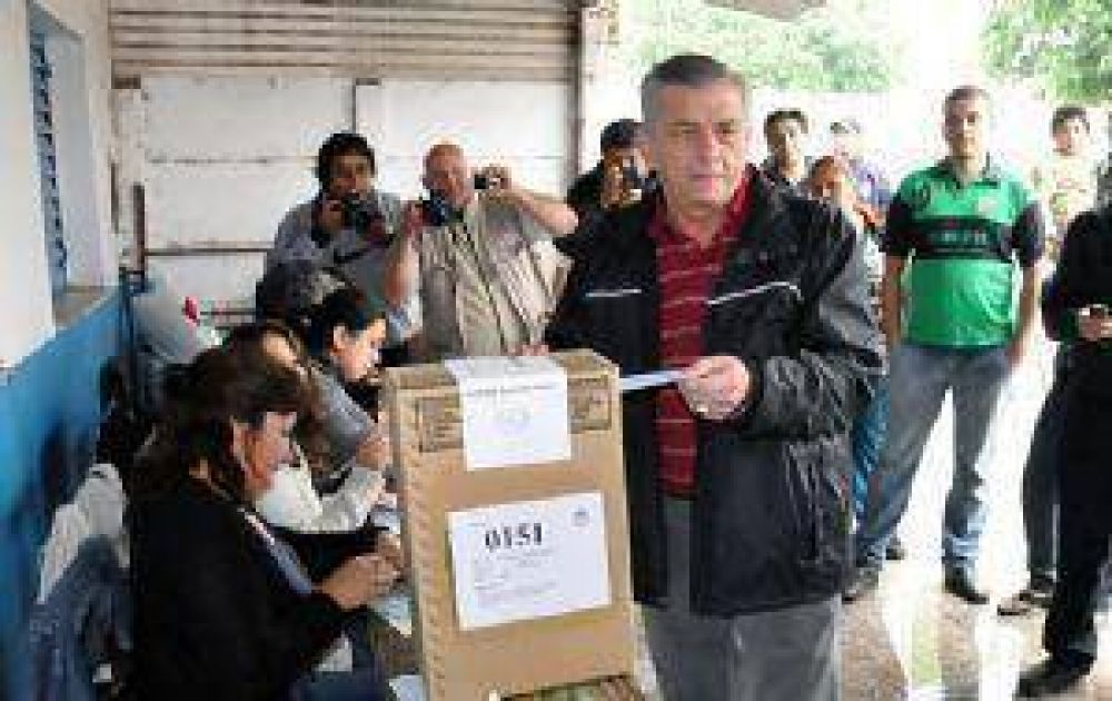 "La �nica arma de la democracia, es el voto"