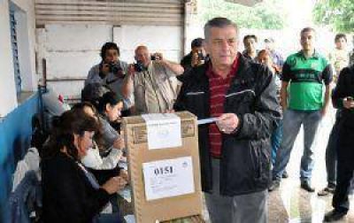 "La �nica arma de la democracia, es el voto"