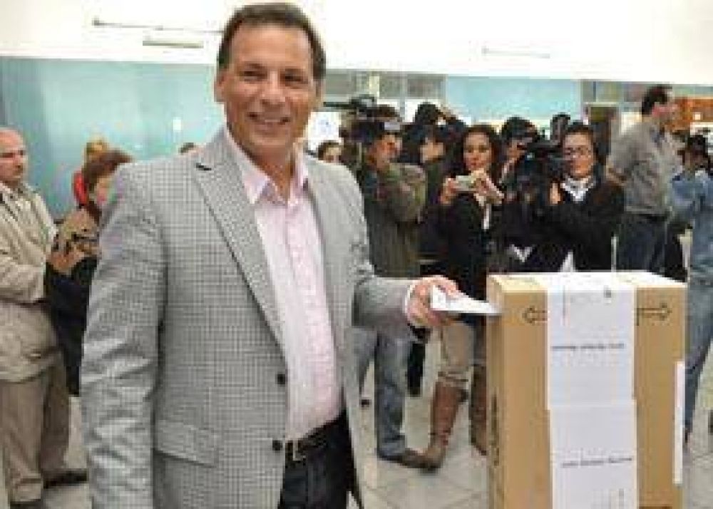 San Luis: Enrique Ponce vot� temprano