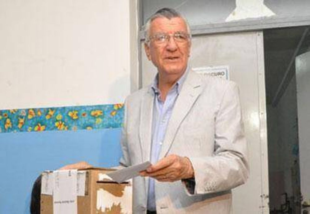 Gioja: �El voto es el derecho sublime que da la democracia"