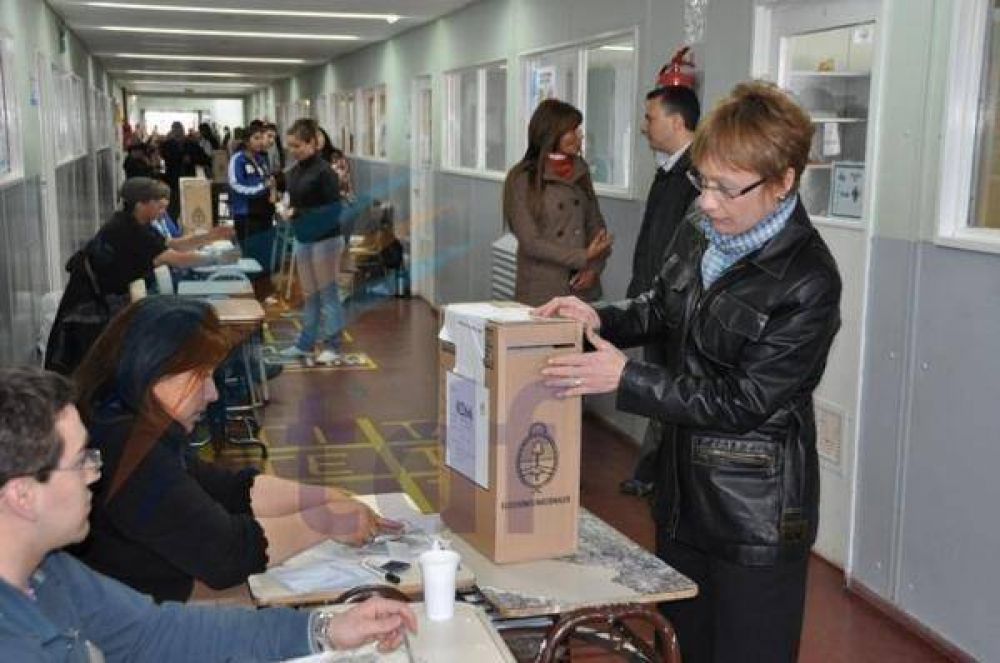 R�os vot� y avizor� la continuidad del �buen di�logo� con Naci�n