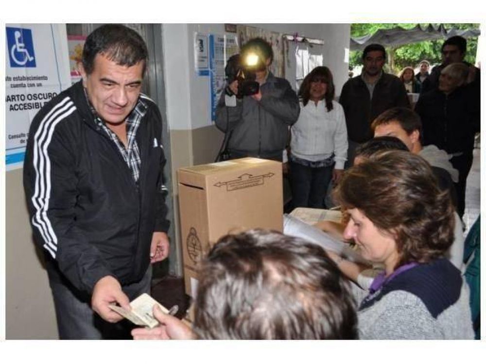 C�ceres: �La democracia es una fiesta�