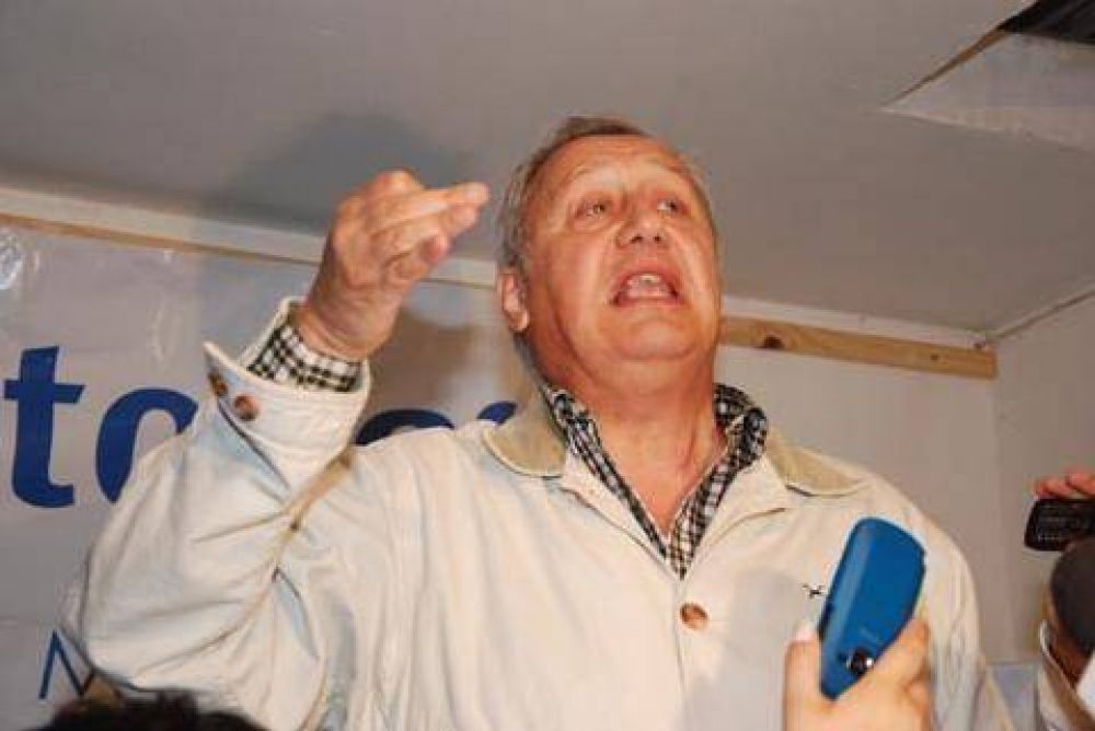 Miguel Prince reconoci� la derrota y felicit� al ganador