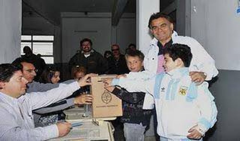 Guti�rrez reelecto en Quilmes 
