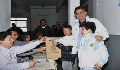 Guti�rrez reelecto en Quilmes 