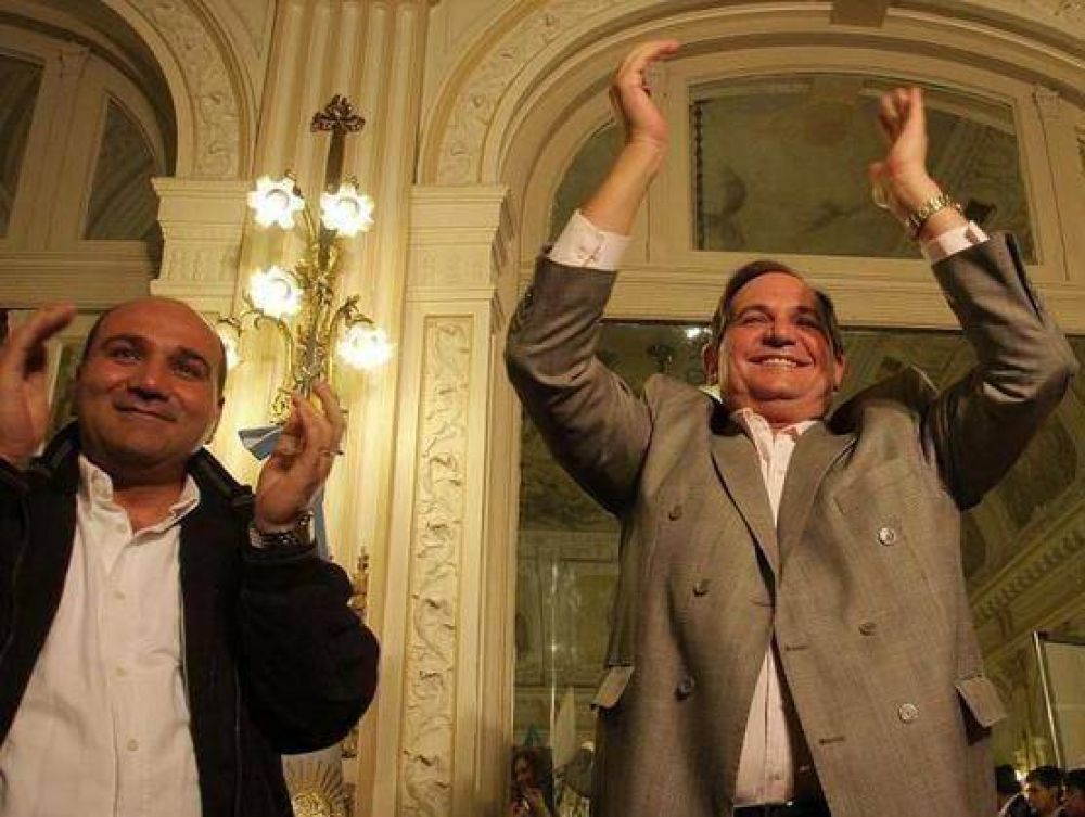 Alperovich festej� el triunfo del Frente Para la Victoria en Tucum�n