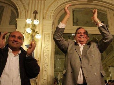 Alperovich festej� el triunfo del Frente Para la Victoria en Tucum�n