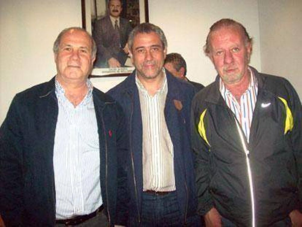 Aplastante triunfo de Cristina, Scioli, Cacho Alvarez y Ferraresi en Avellaneda 