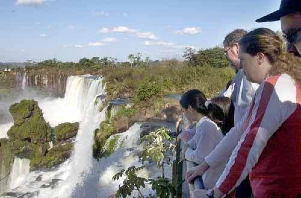 Cataratas repite r�cord: llega al mill�n de turistas en menos de 10 meses