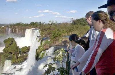 Cataratas repite r�cord: llega al mill�n de turistas en menos de 10 meses