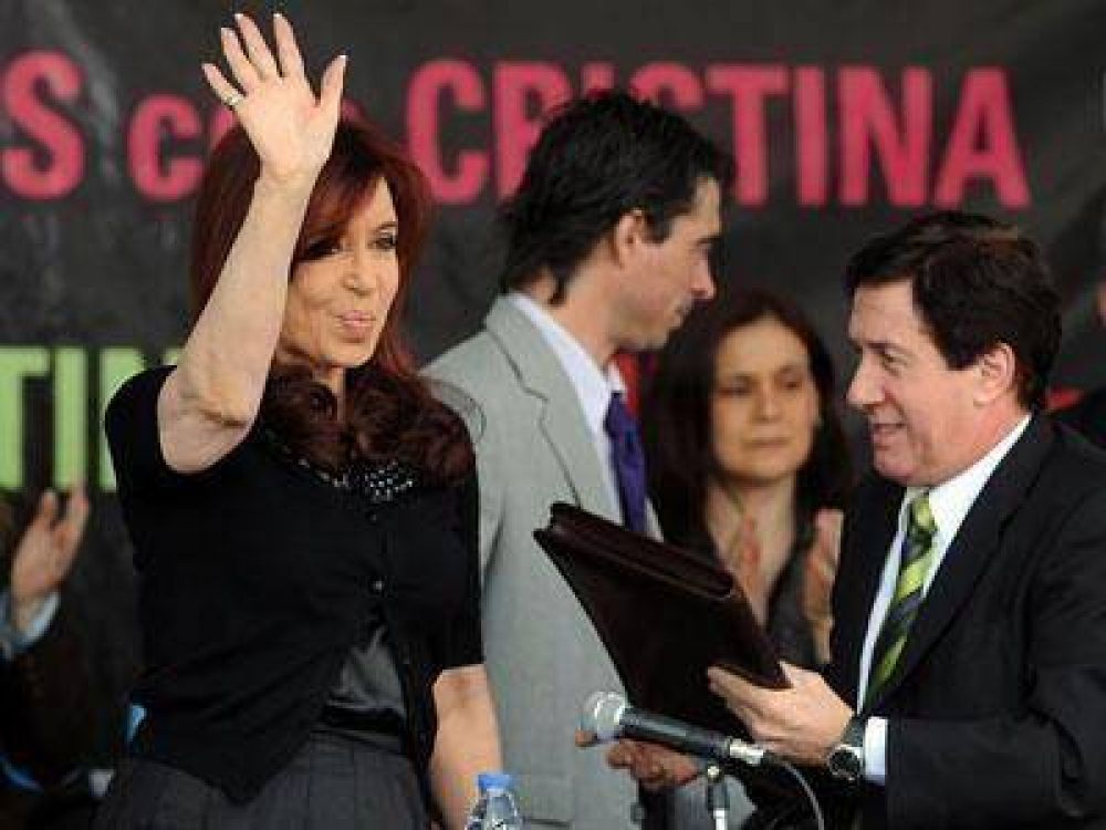Tras el triunfo, Cristina reaparecer� en Lan�s para inaugurar una UPA