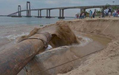 Lleg� la draga que trabajar� para mejorar las playas Arazaty I y II