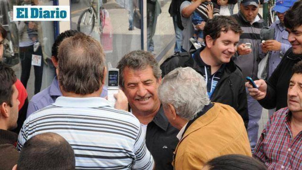 El d�a despu�s del triunfo, Urribarri pase� por la peatonal de Paran�