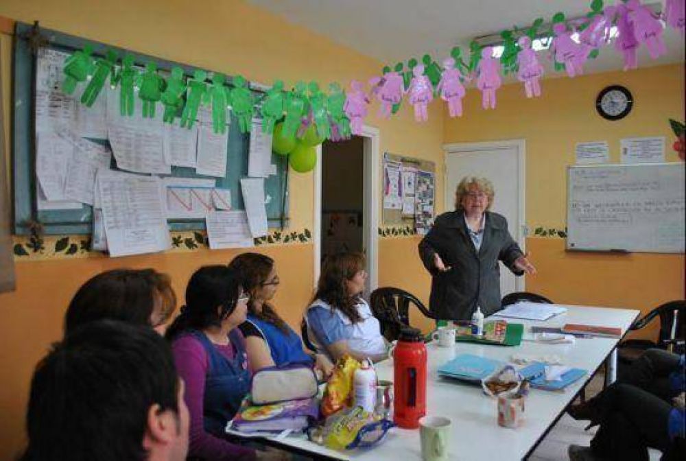 Por la preocupaci�n que genera la violencia en las escuelas, Municipalidad brinda charlas.