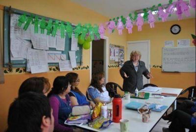 Por la preocupaci�n que genera la violencia en las escuelas, Municipalidad brinda charlas.