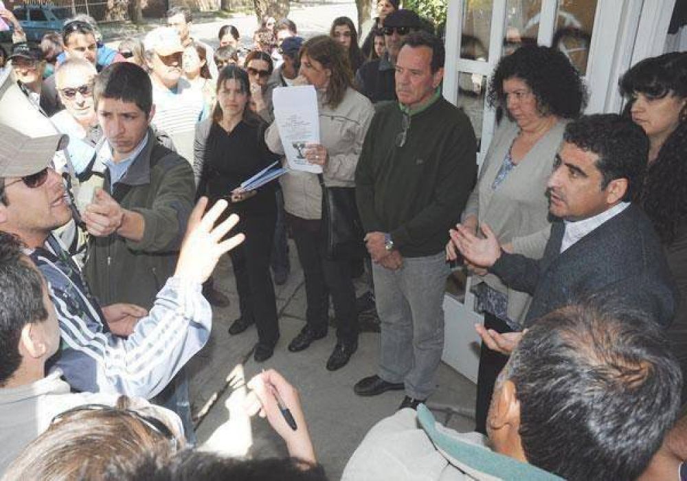 Tensi�n en Plottier por Los Canales