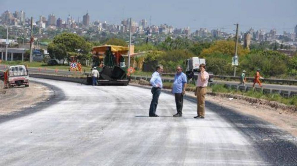 Ya se pavimenta el tramo que ser� doble v�a en el Acceso Norte
