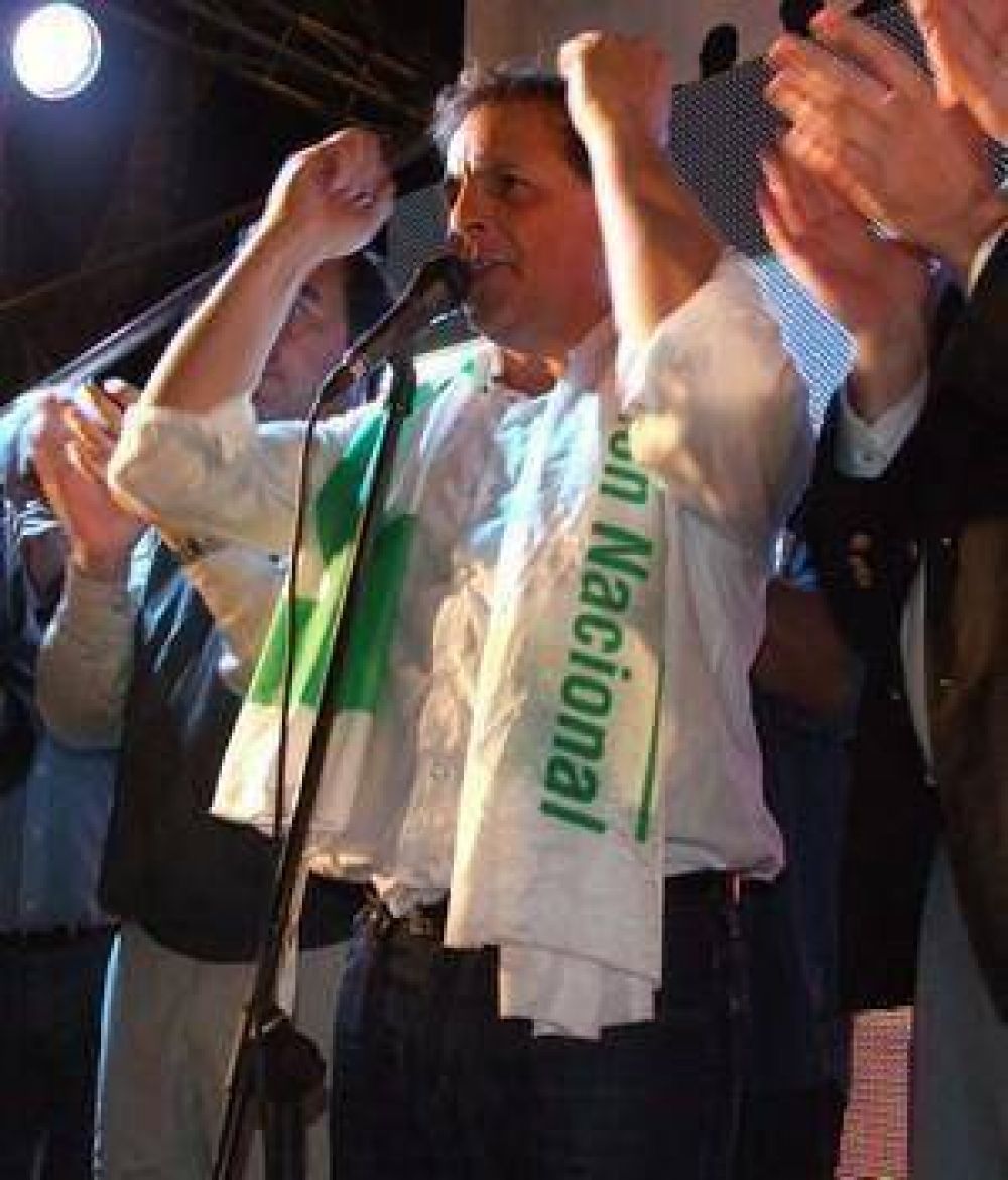  Ponce: �No tengan dudas que las viviendas, la escuela, el hospital, los vamos a hacer realidad�