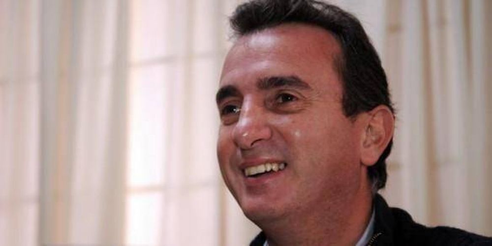 Paco P�rez firm� la paz con Gioja y anunci� que lo visitar� pronto