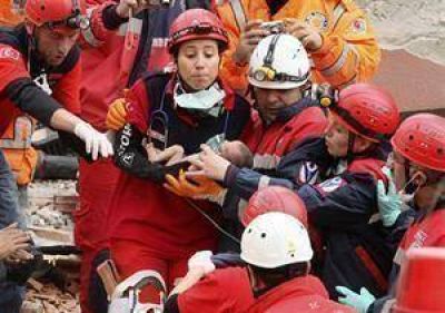 Milagro en Turqu�a: una beba sobrevivi� al sismo