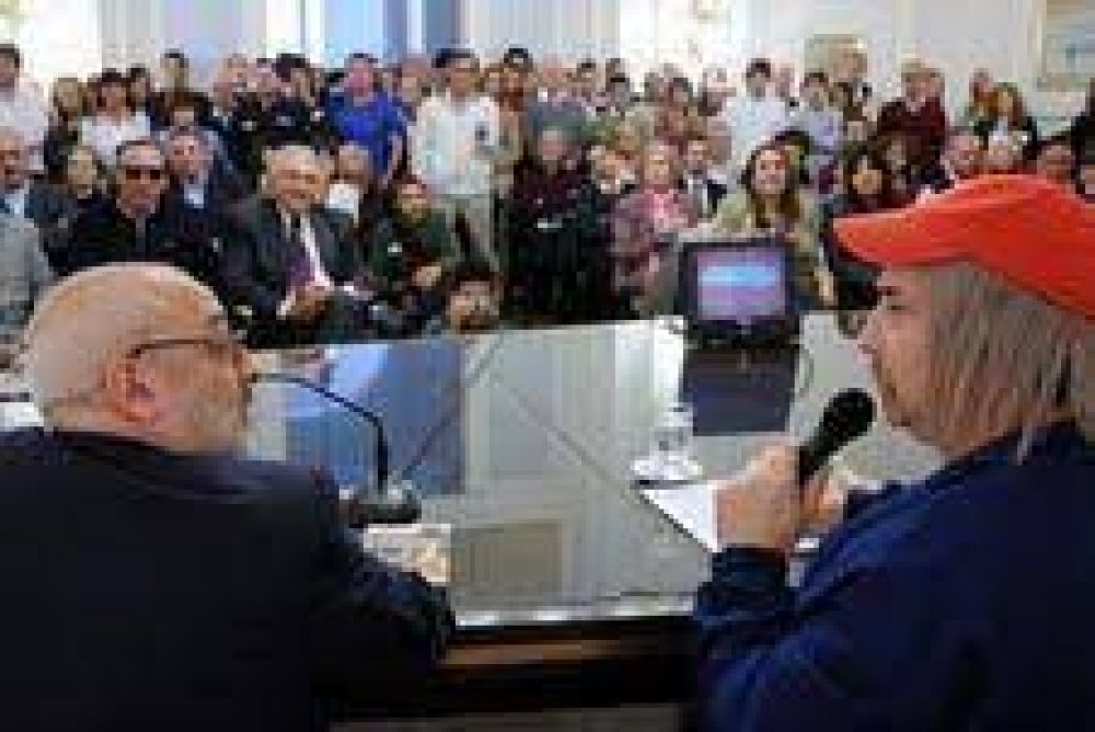 Lifschitz present� la singular gu�a tur�stica �Rosario por Eber� 