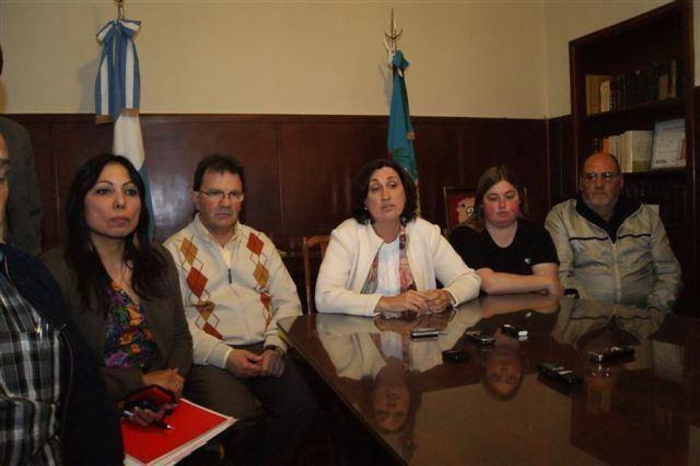 LUJ�N - EMOTIVO HOMENAJE DE LA INTENDENTA A UN A�O DE LA MUERTE DEL EX PRESIDENTE NESTOR KIRCHNER