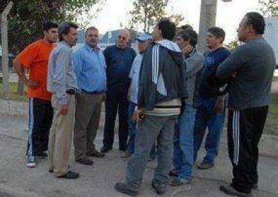  Vuelven los colectivos, pero presionan con una nueva huelga