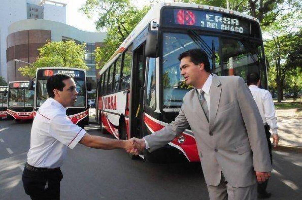 CAPITANICH PRESENT� 24 NUEVOS COLECTIVOS URBANOS: �VA A MEJORAR LA CALIDAD DEL SERVICIO DE TRANSPORTE�