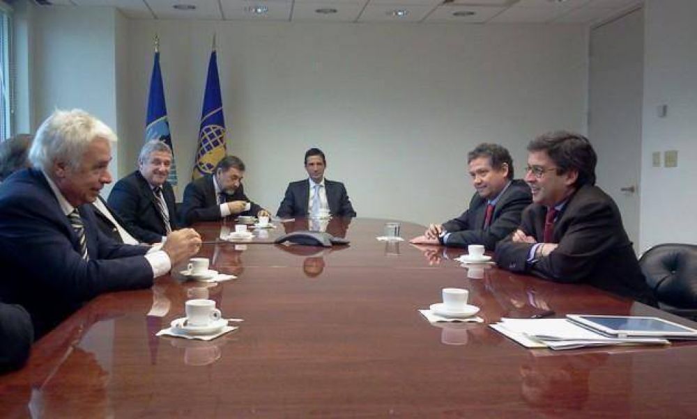 EE.UU.: De la Sota analiz� nuevas inversiones en C�rdoba junto al BID