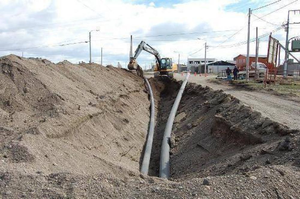 Municipalidad realiza, ma�ana, el empalme del acueducto con la nueva cisterna.