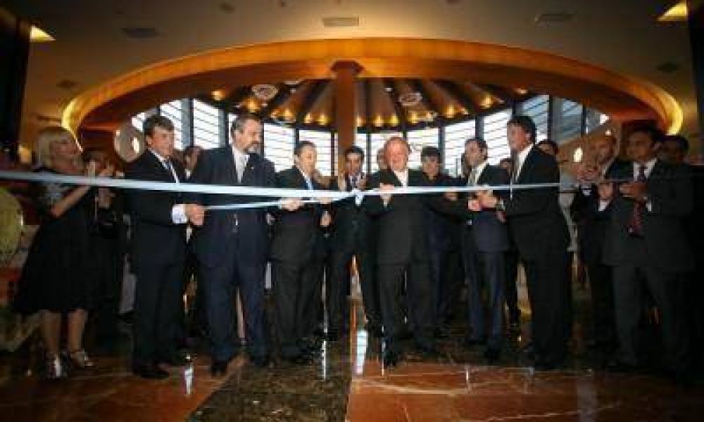 Se inaugur� el megacomplejo hotelero con casino en Maip�