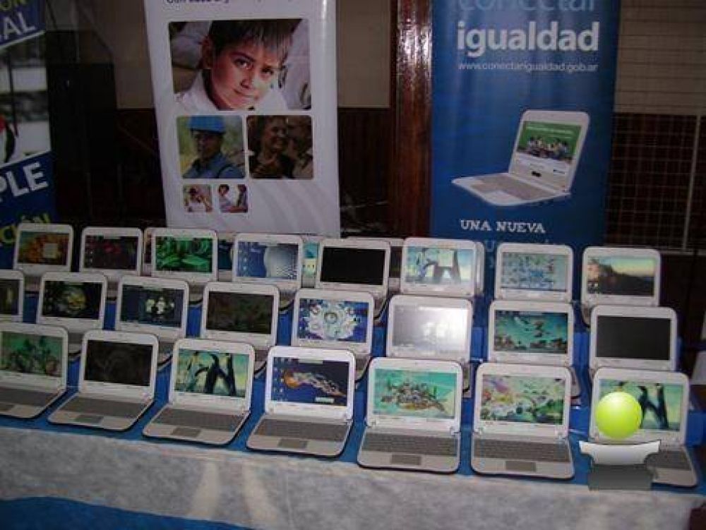 El 90% de los alumnos secundarios de Bragado ya tienen su computadora