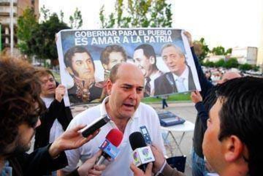 Para Traverso, con la suspensi�n de la repavimentaci�n �se vuelve a parar Jun�n�
