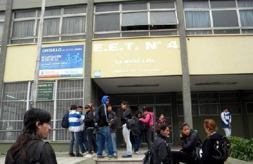 Refaccionan la T�cnica N� 4 de Llavallol en el marco del Plan de Recuperaci�n de Escuelas