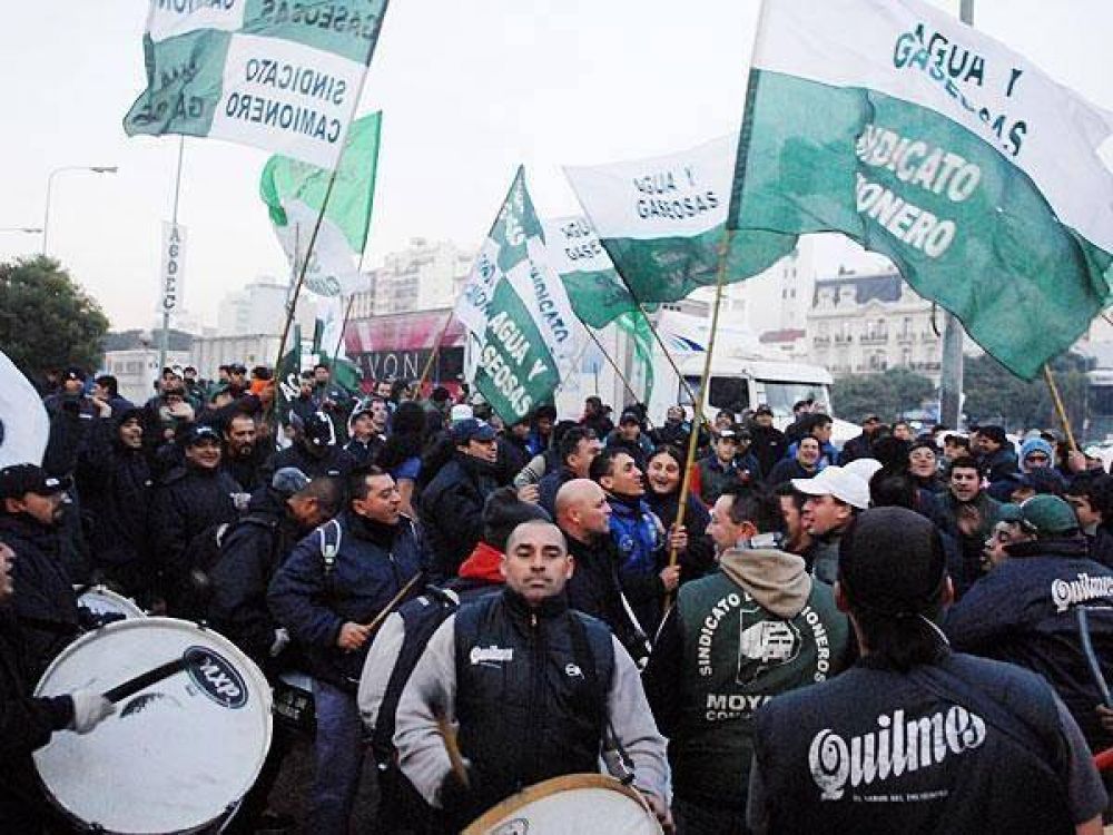 Ganancias: el gremio Camioneros amenaza con salir a la calle a reclamar cambios
