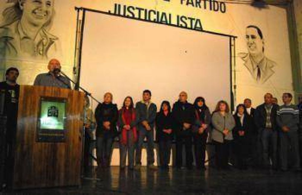 El acu�ismo se qued� con los diez ediles en disputa