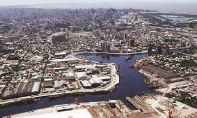 Trasladan a 110 familias que viven sobre el Riachuelo