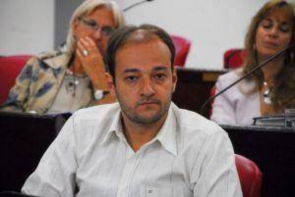 El Frente Grande tambi�n propone una norma para erradicar el plus