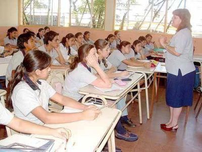 Dobles cargos se llevan 20 millones, el 15% del gasto mensual del CGE