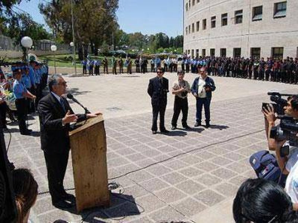 La Polic�a de San Luis cumpli� 153� a�os