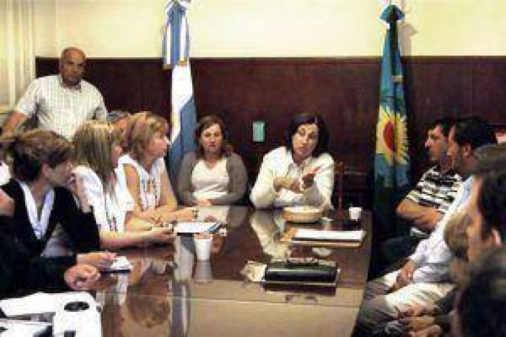 Rosso se reuni� con entidades ubicadas en las tierras de la ex algodonera Flandria 