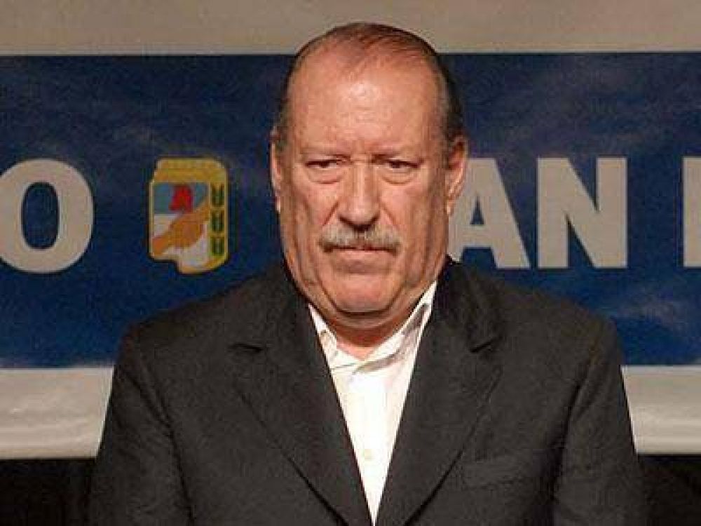 Amieiro salud a Andreotti por el triunfo y le ofreci reunirse