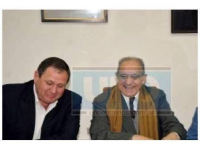 Fabi�n Rogel: �Ha muerto un gran pol�tico, estadista y honrado�