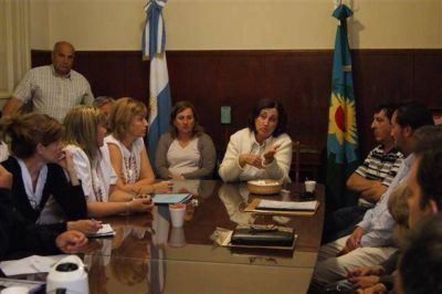  LUJ�N - LA INTENDENTA SE REUNIO CON REPRESENTANTES DE LAS ENTIDADES UBICADAS EN LAS TIERRAS DE LA EX ALGODONERA FLANDRIA PARA DAR CONTINUIDAD AL PROCESO DE ESCRITURACION